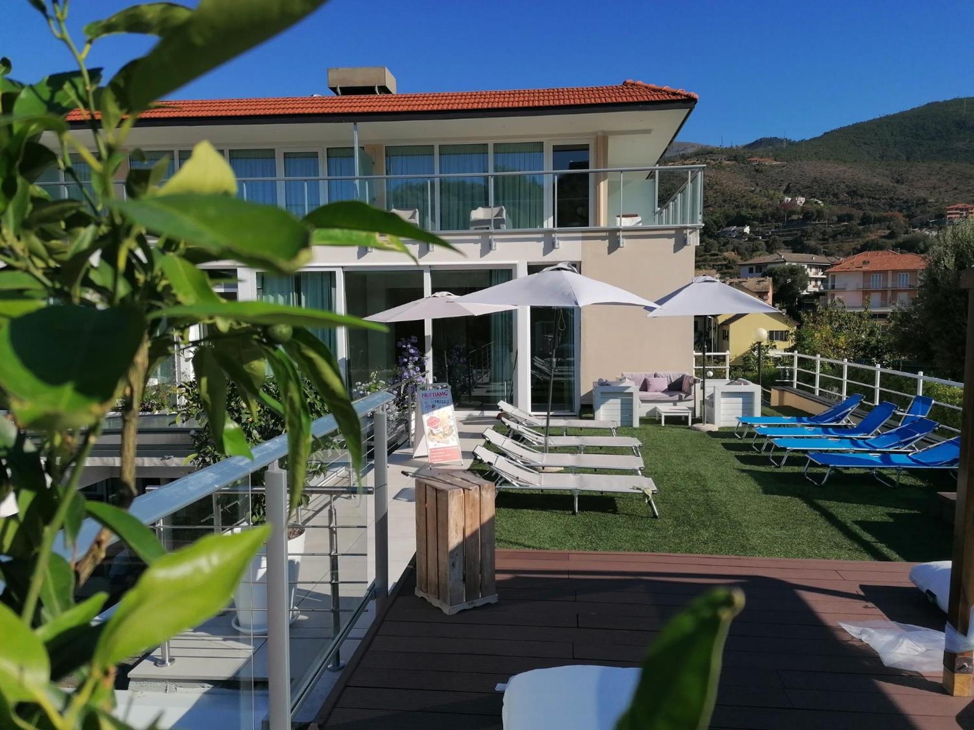 Poggio Hotel Arenzano Exteriör bild